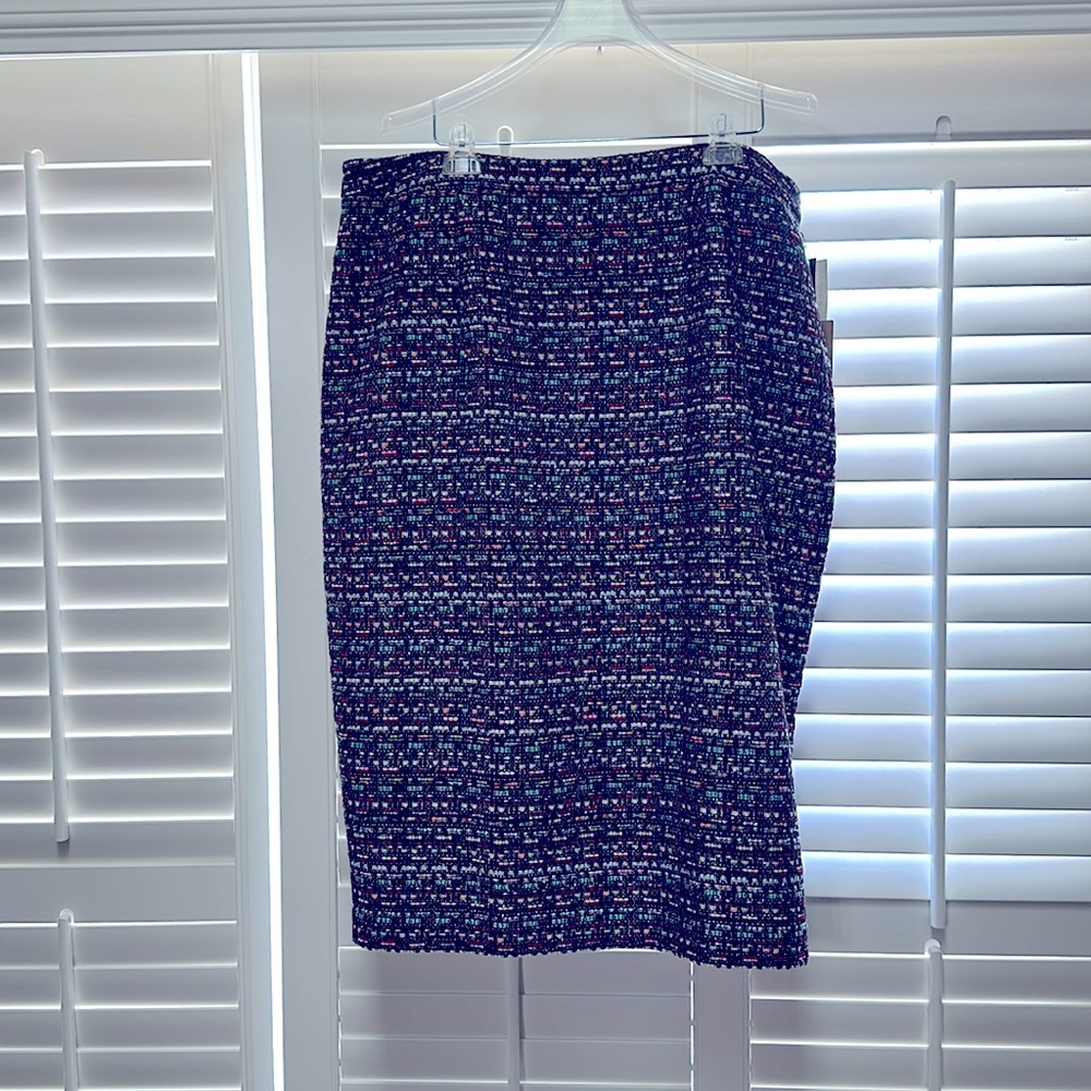 NWT Halogen Tweed Multicolored calf-length skirt.
